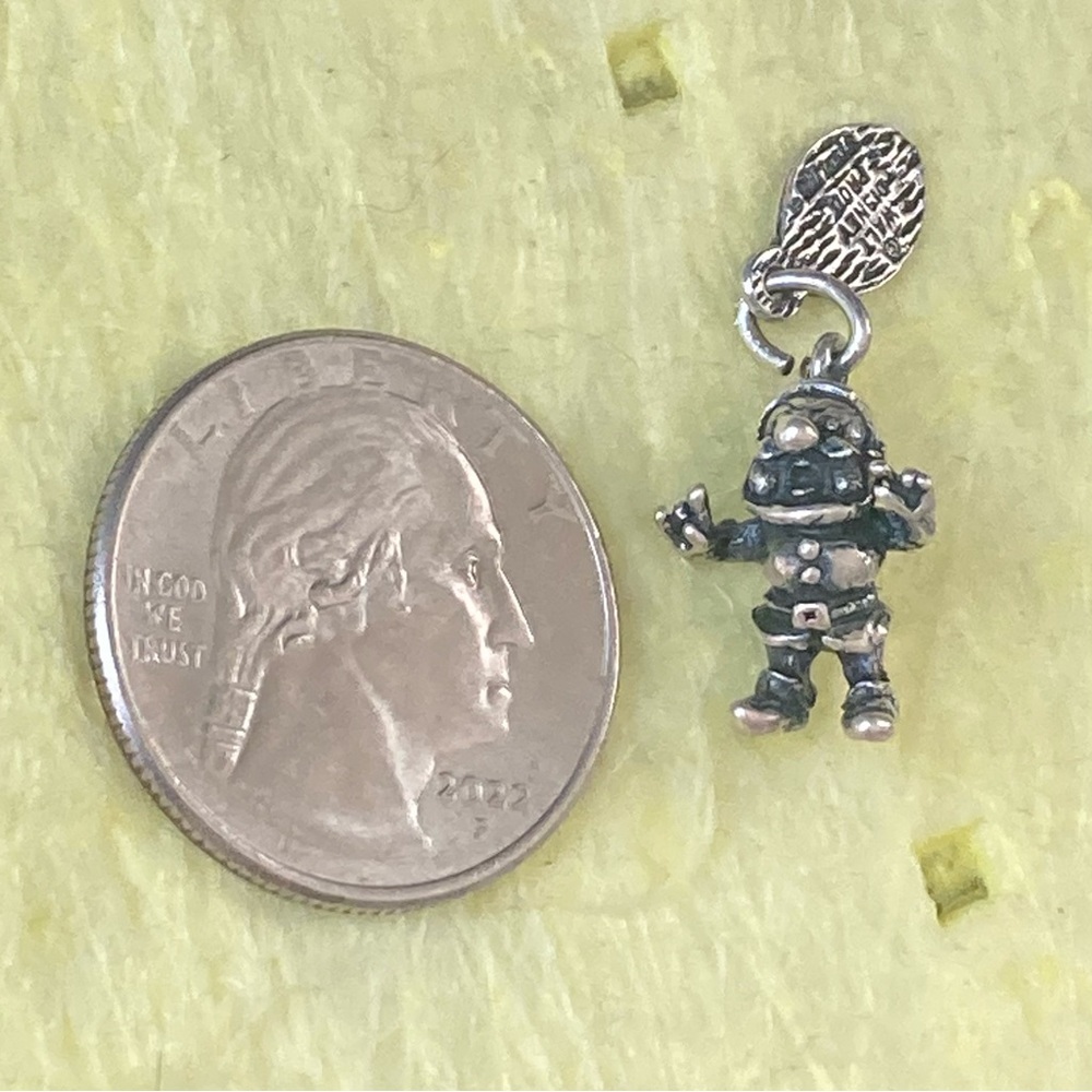 VINTAGE WALT DISNEY STERLING CHARM - Picture 3 of 3